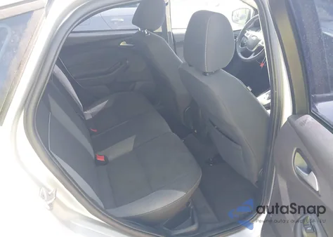 2014 Ford Focus Se z USA, uszkodzony, nr VIN 1FADP3K27EL139356